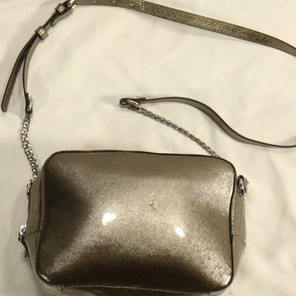A NEW DAY Shiny Metallic Silver Patent Crossbody Camera Bag Purse - Picture 3 of 12
